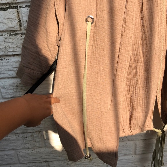 UNIF Light Trench Jacket - Picture 5 of 7